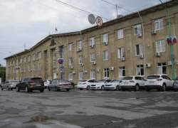 Волжский сэкономит на охране администрации 1,3 миллиона бюджетных рублей Волжский сэкономит на охране администрации 1,3 миллиона бюджетных рублей