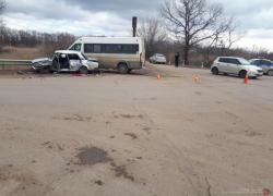 Четыре человека пострадали в ДТП под Волжским Четыре человека пострадали в ДТП под Волжским