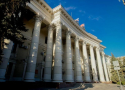 В 2021 году чиновники останутся без повышения зарплаты В 2021 году чиновники останутся без повышения зарплаты