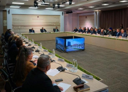В Волжском с рабочим визитом побывал губернатор Бочаров В Волжском с рабочим визитом побывал губернатор Бочаров