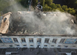 Сотрудники КСП Волжского выявили нарушения на "Центральном стадионе" Сотрудники КСП Волжского выявили нарушения на "Центральном стадионе"