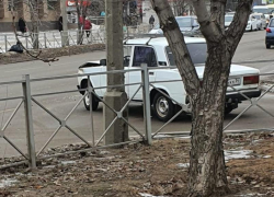 Пенсионер на «семерке» устроил аварию в Волжском: фото с места происшествия Пенсионер на «семерке» устроил аварию в Волжском: фото с места происшествия