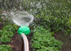 В Волжском пытаются реанимировать поливочный водопровод В Волжском пытаются реанимировать поливочный водопровод