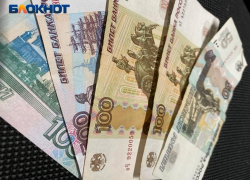 В Волжском мужчина украл телефон и «обогатился» на 140 тысяч рублей В Волжском мужчина украл телефон и «обогатился» на 140 тысяч рублей