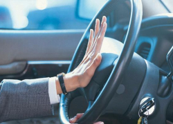 Волжские автомобилисты почтят память погибших в авиакатастрофе протяжным гудком Волжские автомобилисты почтят память погибших в авиакатастрофе протяжным гудком