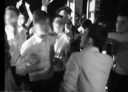 Волжский диджей оправдался за видео с пьяными выпускниками: «Это были лишь слова из песни» Волжский диджей оправдался за видео с пьяными выпускниками: «Это были лишь слова из песни»