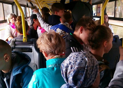 Фотографиями ужасной давки в автобусе волжане высмеяли заявление властей, что у нас все в порядке Фотографиями ужасной давки в автобусе волжане высмеяли заявление властей, что у нас все в порядке