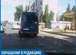 Волжские маршрутчики высаживают пассажиров посреди дороги, - волжанин Волжские маршрутчики высаживают пассажиров посреди дороги, - волжанин