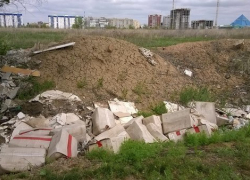 Никто не знает, откуда в Волжском появились горы медицинского мусора Никто не знает, откуда в Волжском появились горы медицинского мусора