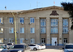 На заправку автомобилей для депутатов Волжский потратит 446 тысяч На заправку автомобилей для депутатов Волжский потратит 446 тысяч