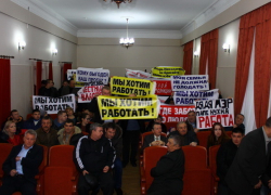 Власти рассказали маршрутчикам Волжского о предстоящих переменах Власти рассказали маршрутчикам Волжского о предстоящих переменах