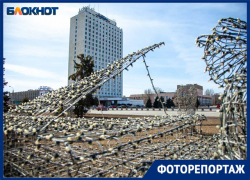 «Гуашью красили что ли?»: местные считают, что главная площадь Волжского превратилась в облезлое нечто «Гуашью красили что ли?»: местные считают, что главная площадь Волжского превратилась в облезлое нечто