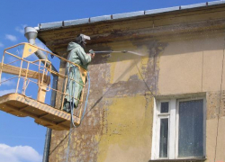 В Волжском начался капитальный ремонт в трех домах на Партсъезда В Волжском начался капитальный ремонт в трех домах на Партсъезда