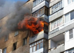 Ярким пламенем полыхала квартира в многоэтажке Волжского Ярким пламенем полыхала квартира в многоэтажке Волжского