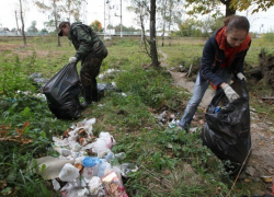 Волжанам предлагают очистить пойму от мусора Волжанам предлагают очистить пойму от мусора