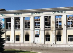Сгоревшее здание Центрального стадиона решили снести в Волжском Сгоревшее здание Центрального стадиона решили снести в Волжском
