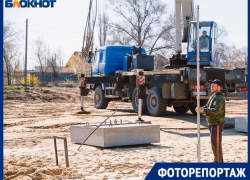 Подготовка площадки: в Волжском строят госпиталь для пациентов с COVID-19 Подготовка площадки: в Волжском строят госпиталь для пациентов с COVID-19