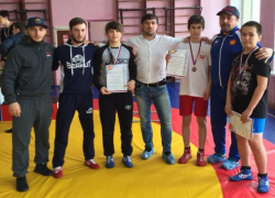 Три спортсмена из Волжского стали призерами в региональном турнире по вольной борьбе Три спортсмена из Волжского стали призерами в региональном турнире по вольной борьбе