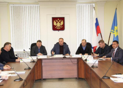 Депутаты Волжского озадачены вопросом аварийных домов Депутаты Волжского озадачены вопросом аварийных домов