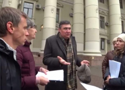 «Мы работаем на благополучие граждан»: депутат рассказал волжским активистам о судьбе QR-кодов «Мы работаем на благополучие граждан»: депутат рассказал волжским активистам о судьбе QR-кодов