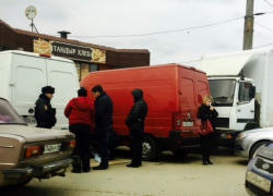 Возле Тракторозаводского рынка скончался 36-летний волгоградец Возле Тракторозаводского рынка скончался 36-летний волгоградец