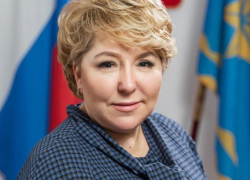 Ирина Гусева передает вопросы своих избирателей министру ЖКХ Ирина Гусева передает вопросы своих избирателей министру ЖКХ