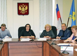 Из городского бюджета просят выделить 28 миллионов на питание школьников Из городского бюджета просят выделить 28 миллионов на питание школьников