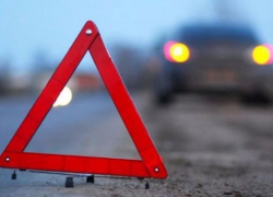 "Газель" въехала в отечественную машину на пустой автодороге в Волжском "Газель" въехала в отечественную машину на пустой автодороге в Волжском