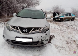 Пассажир Renault пострадал во встречном столкновении в Волжском Пассажир Renault пострадал во встречном столкновении в Волжском