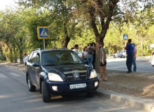 В Волжском под колеса иномарки угодила несовершеннолетняя В Волжском под колеса иномарки угодила несовершеннолетняя