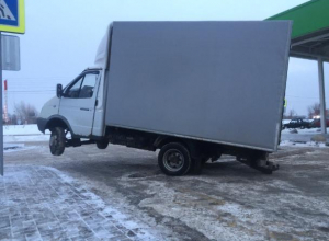 В Волжском «Газель» показала трюки на парковке, ожидая хозяина В Волжском «Газель» показала трюки на парковке, ожидая хозяина