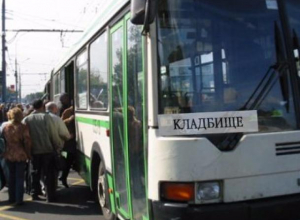 Шесть маршрутов до кладбища организовали в Волжском на Пасху, Красную горку и Радоницу Шесть маршрутов до кладбища организовали в Волжском на Пасху, Красную горку и Радоницу