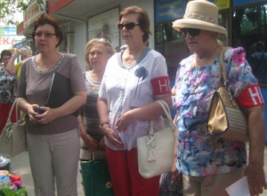 Волжские активисты разогнали уличных торговцев на проспекте Ленина Волжские активисты разогнали уличных торговцев на проспекте Ленина