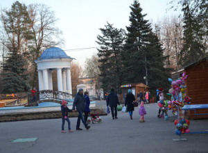 На вопрос туриста о достопримечательностях волжане стали поливать свой город грязью На вопрос туриста о достопримечательностях волжане стали поливать свой город грязью