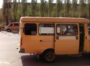 Запрещенные маршрутки продолжают ездить в Волжском, несмотря на постановление мэрии Запрещенные маршрутки продолжают ездить в Волжском, несмотря на постановление мэрии