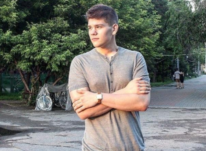 Булатова, подозреваемого в убийстве семьи из Волжского, оставили за решеткой Булатова, подозреваемого в убийстве семьи из Волжского, оставили за решеткой