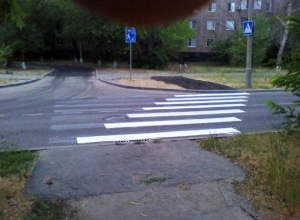 В Волжском перерисовали зебру после публикации в Блокноте В Волжском перерисовали зебру после публикации в Блокноте