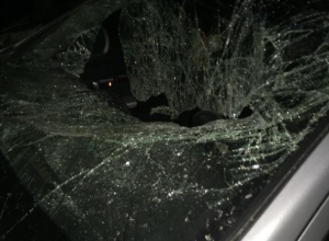 Черти разбили ночью стекла автомобилей, - волжанин Черти разбили ночью стекла автомобилей, - волжанин
