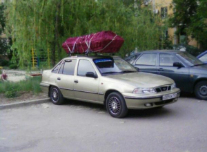 Daewoo с надписью «груз 200» и закрытым гробом пугает волжан Daewoo с надписью «груз 200» и закрытым гробом пугает волжан