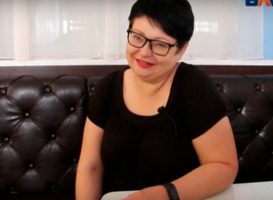 Мне нравится много есть и худеть, - Елена Соколова Мне нравится много есть и худеть, - Елена Соколова