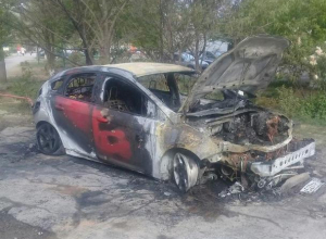 В Волжском неизвестные ночью подожгли Ford Focus В Волжском неизвестные ночью подожгли Ford Focus