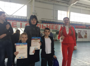 В Волжском 8-летний школьник отжался 110 раз В Волжском 8-летний школьник отжался 110 раз