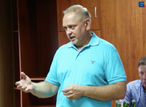 Таксисты Волжского позвали мэра на разговор Таксисты Волжского позвали мэра на разговор