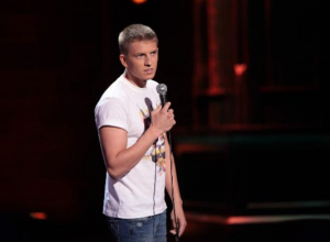 Звезда StandUp Алексей Щербаков вспомнил «светящиеся» огурцы в Волжском Звезда StandUp Алексей Щербаков вспомнил «светящиеся» огурцы в Волжском