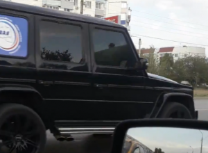 Кортеж из «Геликов» прокатился в Волжском Кортеж из «Геликов» прокатился в Волжском