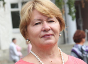 С нашими детскими вопросами мы хотим попасть к мэру, - директор волжской школы №14 Алла Давыдова С нашими детскими вопросами мы хотим попасть к мэру, - директор волжской школы №14 Алла Давыдова