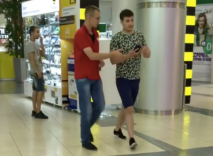 Волжанин заставил понервничать продавца телефонов Волжанин заставил понервничать продавца телефонов