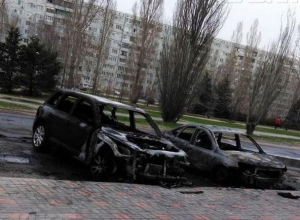 Неизвестные специально сожгли четыре автомобиля в Волжском Неизвестные специально сожгли четыре автомобиля в Волжском