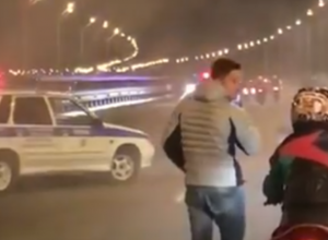 Сотрудники ГИБДД пытались сорвать гонки волжским байкерам Сотрудники ГИБДД пытались сорвать гонки волжским байкерам