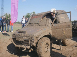 Экстремалы выжили: волжане на внедорожных гонках «Остров OFF ROAD» Экстремалы выжили: волжане на внедорожных гонках «Остров OFF ROAD»